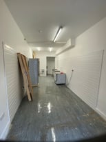 RETAIL SHOP AVAILABLE TO RENT FEW MINS WALK TO 