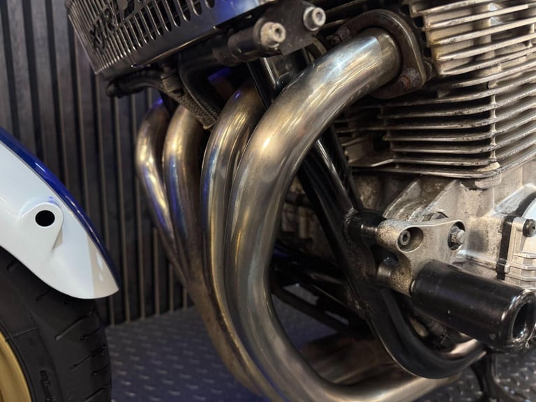 2009 Yamaha XJR1300 09