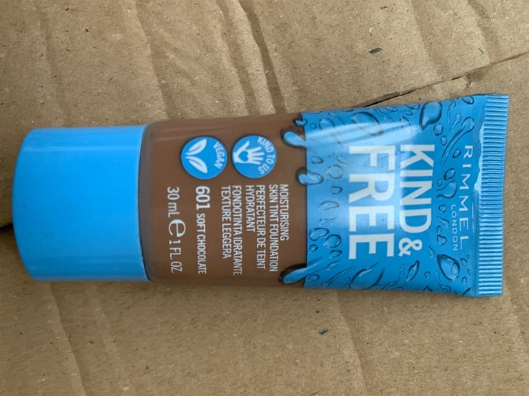 Rimmel Kind and Free Moisturising Skin Tint Foundation Soft Chocolate 601 30ml
