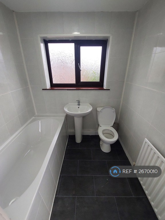 3 bedroom house in Elswick Road, Leyland, PR25 (3 bed) (#2670010)