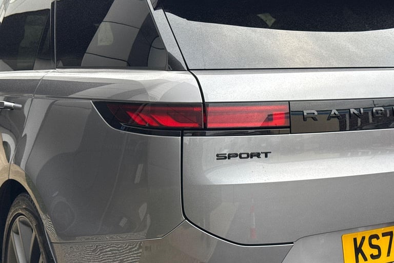 2023 Land Rover Range Rover Sport 3.0 D300 MHEV Dynamic SE SUV 5dr Diesel Auto 4WD Euro 6 (s/s) (...