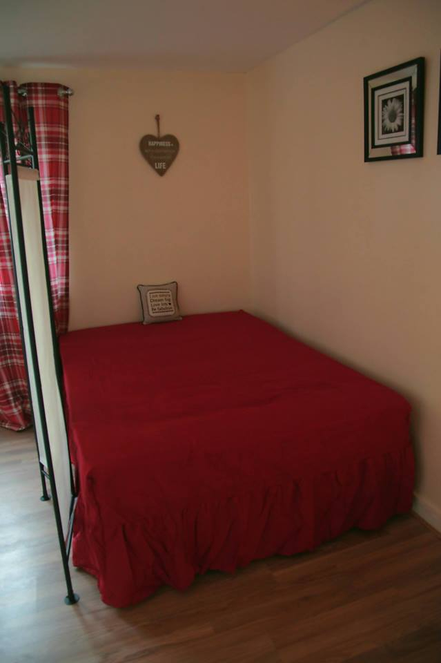 Stunning ground floor Studio flat with parking pay in Cumbernauld to rent @ £520 pm 