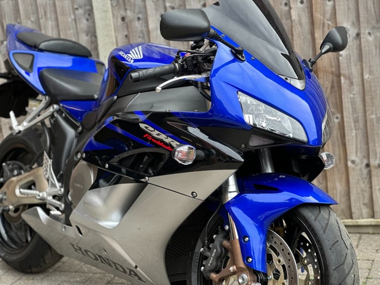 HONDA CBR 1000 RR FIREBLADE 2005 (05) SUPER SPORT + YOSHIMURA + 13,000 MILES 