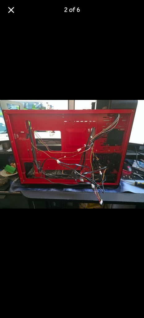 Pc case with fans and disc drives 