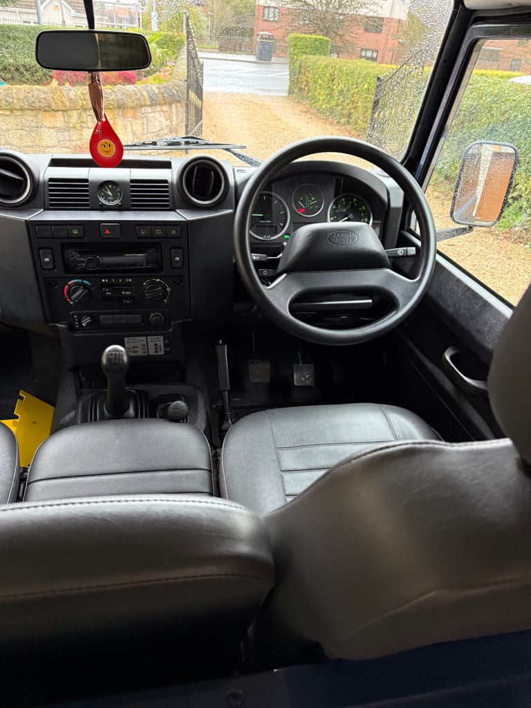 Land Rover 90 DEFENDER Hardtop 2198 (cc)