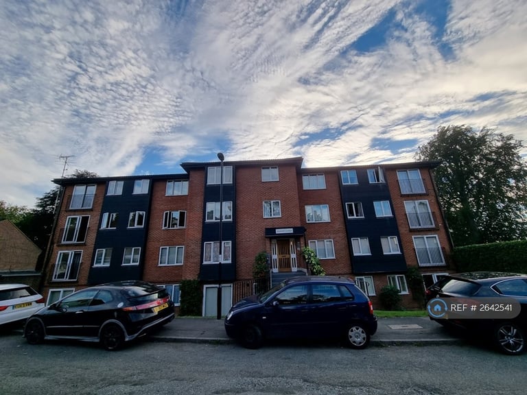 1 bedroom flat in Oakhill Lodge, Purley, CR8 (1 bed) (#2642541)