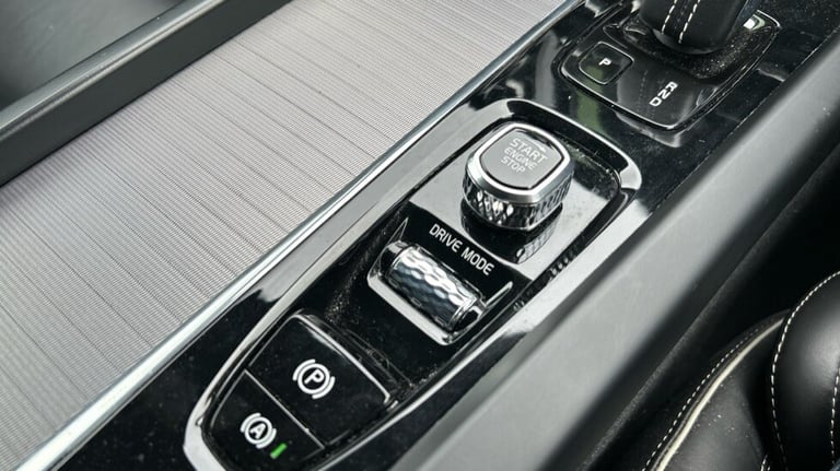 2021 Volvo XC60 R-Design, B5 AWD mild hybrid Estate Petrol Automatic