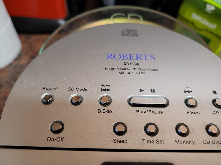 Roberts CR9936 programmable CD Radio Alarm 