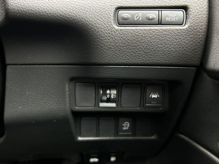 2020 Nissan Qashqai 1.3 DIG-T N-Connecta SUV 5dr Petrol Manual Euro 6 (s/s) (140 ps) SUV PETROL M...