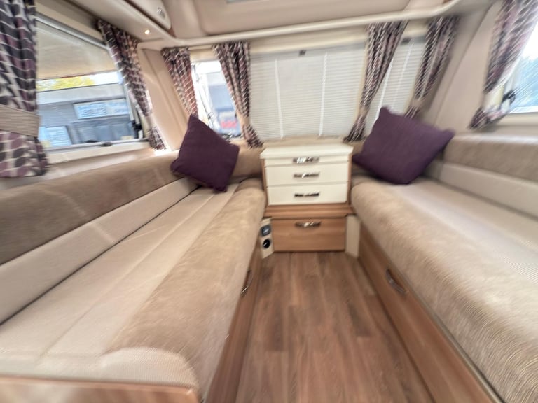 2018 Swift Freestyle EB, 4 berth with rear island bed, centre washroom, 