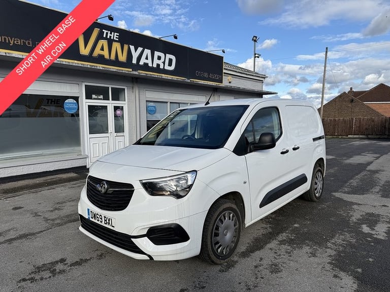 2020 Vauxhall Combo 2300 1.5 Turbo D 100ps H1 Sportive Van PANEL VAN DIESEL Manual