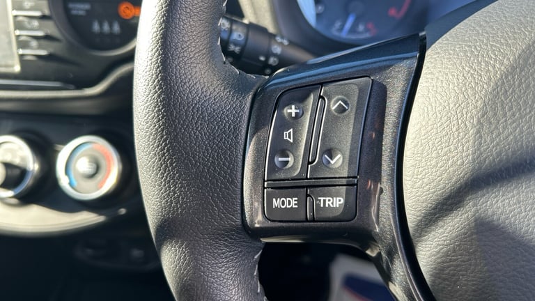 2019 Toyota Yaris 1.5 VVT-i Y20 5dr [Bi-tone] HATCHBACK PETROL Manual