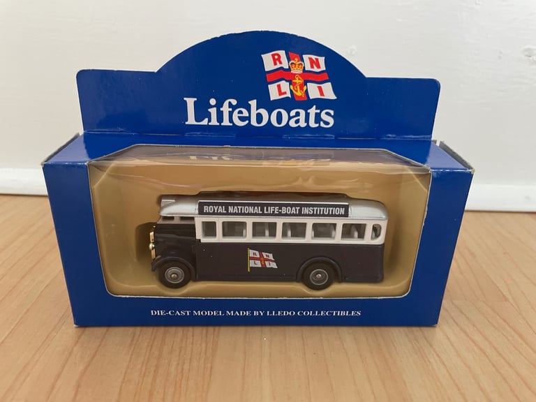 Bundle of die-cast models 