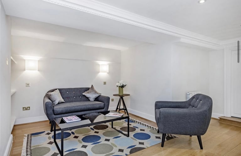 South Kensington Three Bedroom Short Term Lets £4179 per week 