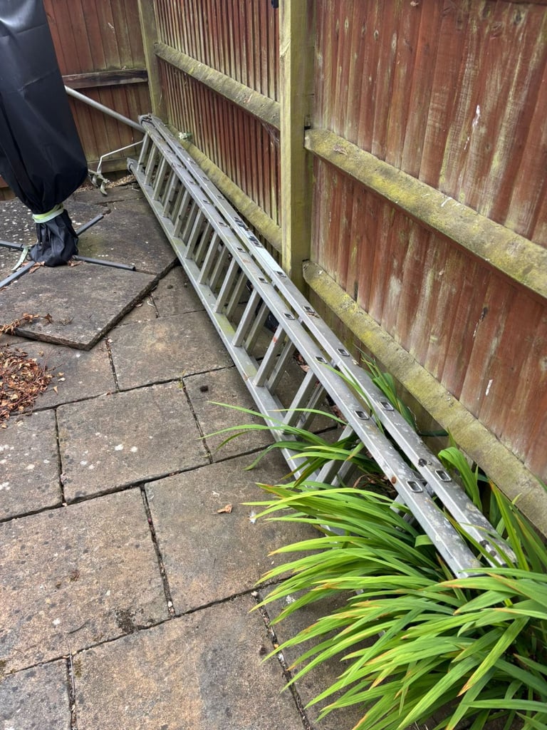 image for 2 Piece Aluminium Extendable Ladder