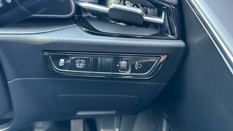 2024 Kia Niro 1.6 GDi 127 Hybrid 3 5dr DCT Hybrid Estate Estate Hybrid Automatic