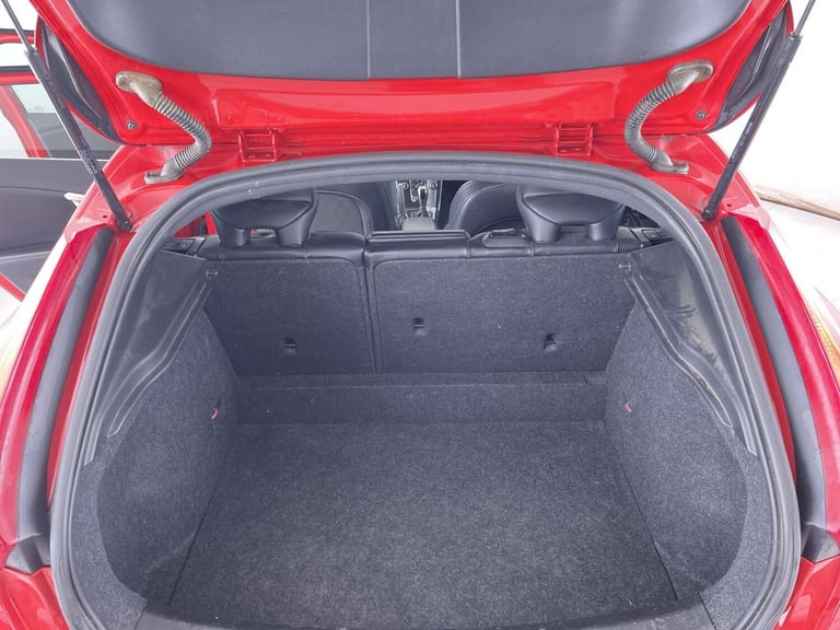 2015 Volvo V40 2.0 V40 R-Design Nav D2 5dr Hatchback Diesel Manual