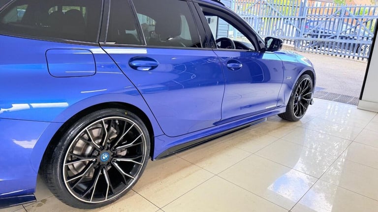 2021 BMW 3 Series 2.0 330e 12kWh M Sport Touring Auto Euro 6 (s/s) 5dr Estate PETROL/ELECTRIC Aut...