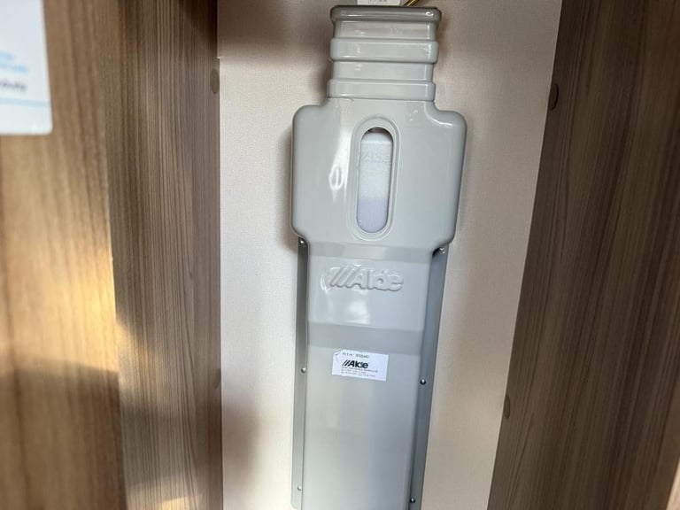 2020 SWIFT Challenger x835 4 Berth fixed island bed