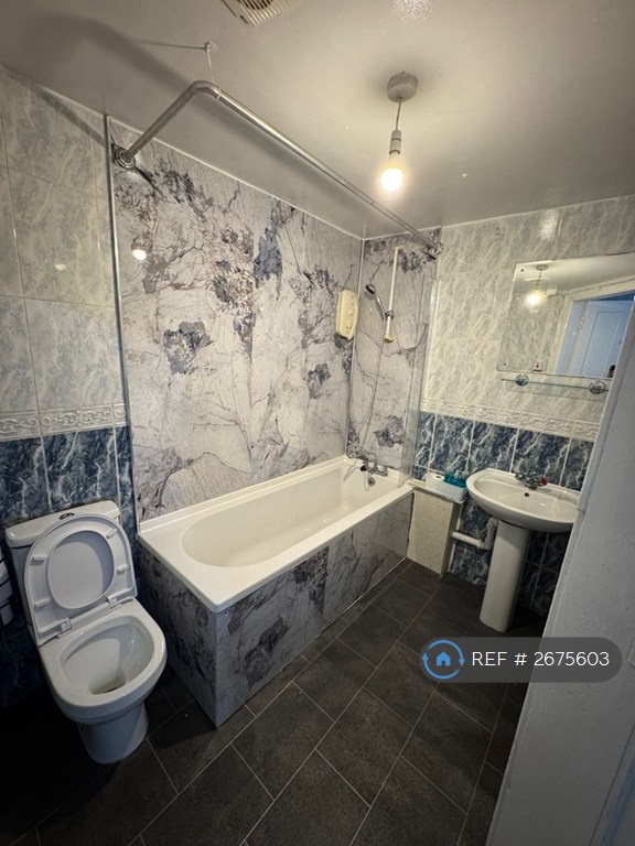 1 bedroom in Allison Street, Glasgow, G42 (#2675603)