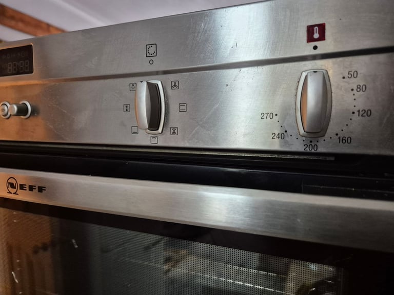 Neff fan oven. Clean and in excellent condition. 