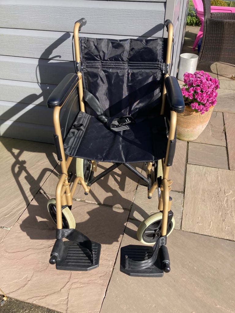 Z Tec wheelchair. Lightweight & foldable. 