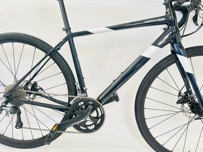 Virtually New CANNONDALE SYNAPSE Size/54 cm Road Bike MINT