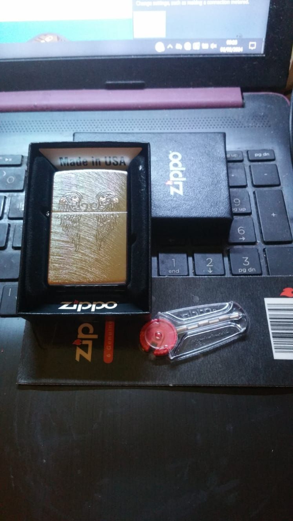 Brand new in box pretty angel wing zippo lighter & flints