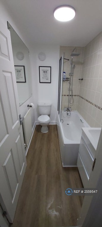 1 bedroom in New Forest Village, Leeds, LS10 (#2559547)