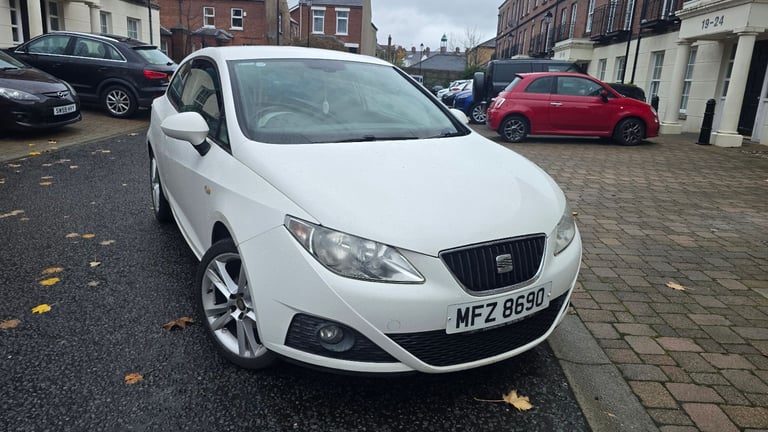 Seat, IBIZA, Hatchback, 2011, Manual, 1390 (cc), 3 doors