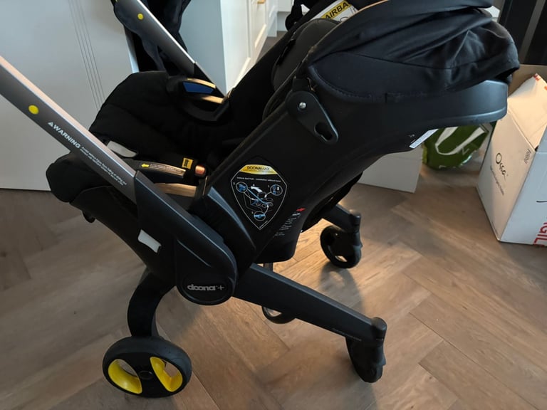 Doona stroller / car seat 
