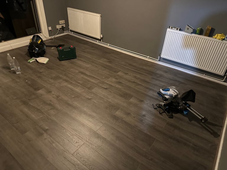 Laminate Herringbone Vinyl LVT Flooring Furniture Assembly Paint Wallpaper Wall Panelling 