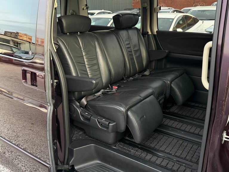 2008 Nissan Elgrand E51 HIGHWAY STAR 360 Camera 3.5 Petrol 8 Seater Full Leather Apple CarPlay  M...
