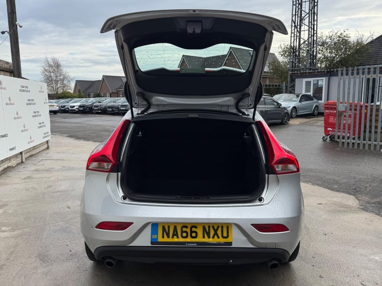 2016 Volvo V40 D3 [4 Cyl 150] Inscription 5dr Geartronic HATCHBACK DIESEL Automatic