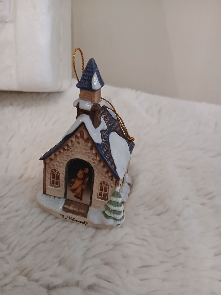 The Bradford Editions  ... M.I.Hummel collection ... Bavarian village 