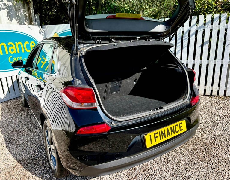 CAN'T GET CREDIT? CALL US! Hyundai i30 1.0 T-GDi SE Nav Blue Drive ISG - £149 DEPOSIT, £63 PER WEEK