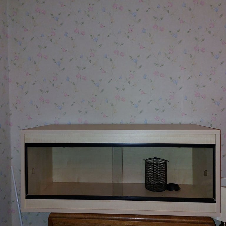 image for 3 foot vivarium for sale 