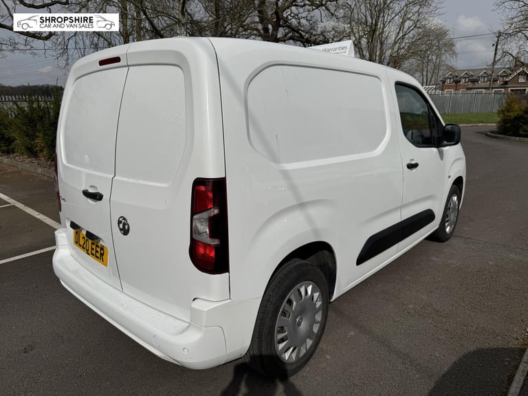 2020 Vauxhall Combo 2000 1.5 Turbo D 100ps H1 Sportive Van PANEL VAN DIESEL Manual