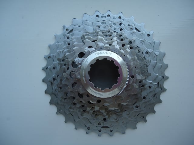 As new Shimano Deore XT 10 speed cassette 11 32 teeth CS M771