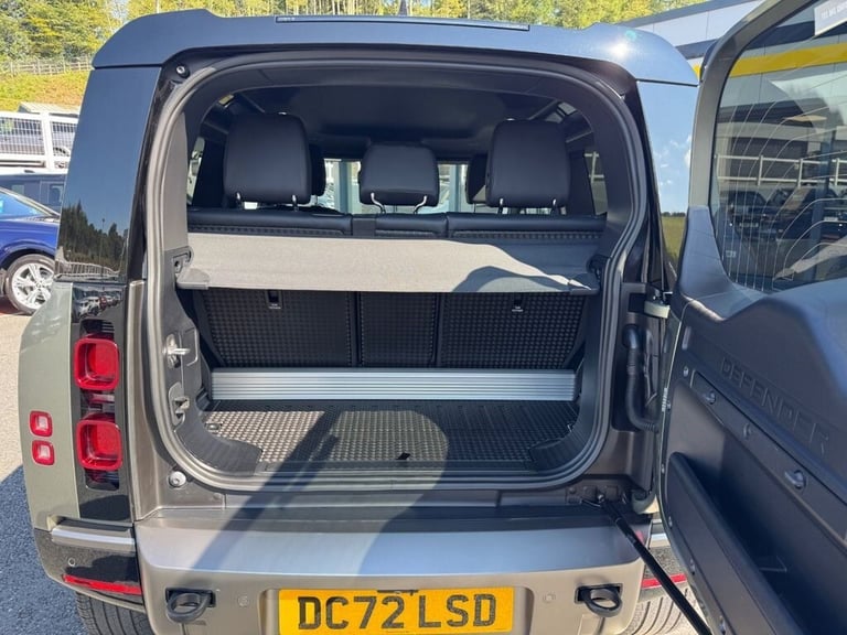 2022 72 LAND ROVER DEFENDER 3.0 D250 MHEV X-DYNAMIC SE 3dr Diesel 18,500 miles