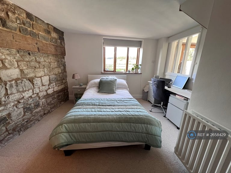 3 bedroom house in Manor Farm Court, Gaydon, Warwick, CV35 (3 bed) (#2658429)