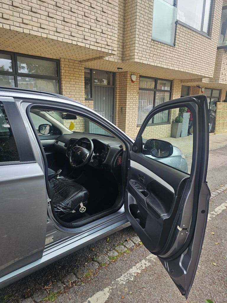 Mitsubishi, OUTLANDER, Estate, 2015, Other, 1998 (cc), 5 doors