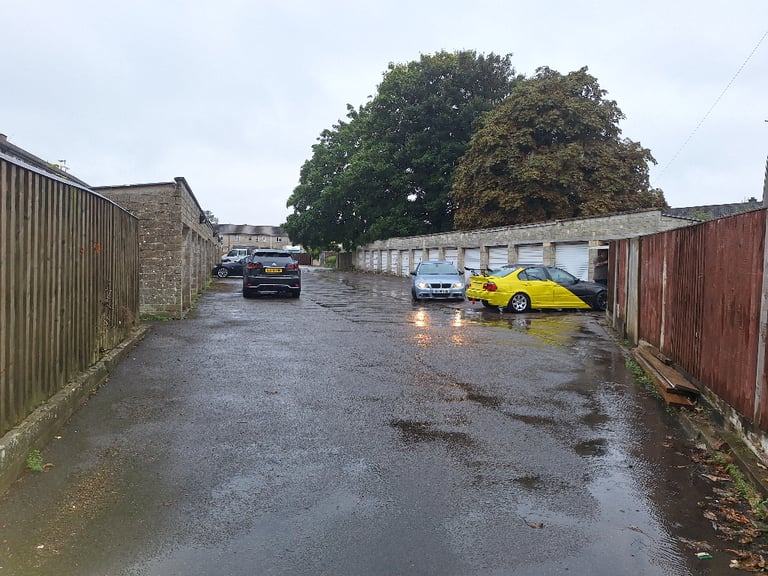 TO LET LOCK UP GARAGES CORSHAM SN13 9JL