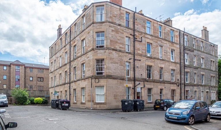 Fully refurbished one bed flat in Newington.