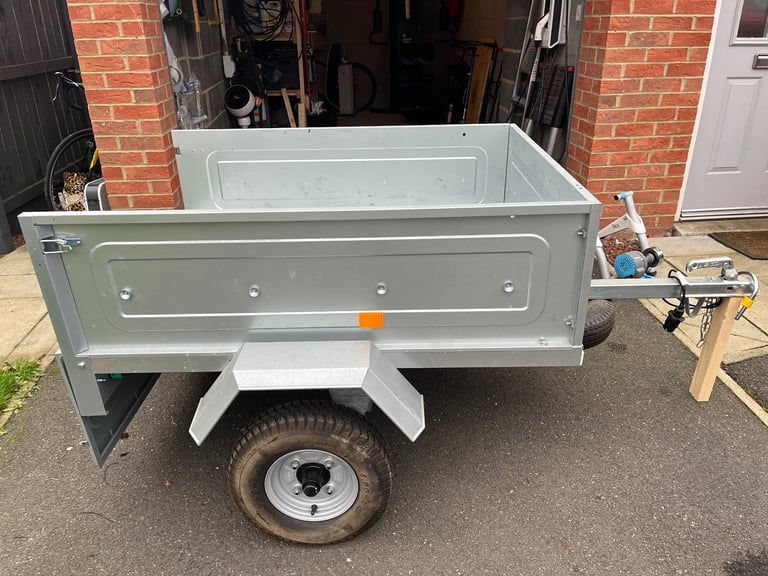 Maypole Car Trailer MP6812/Erde 122- Medium