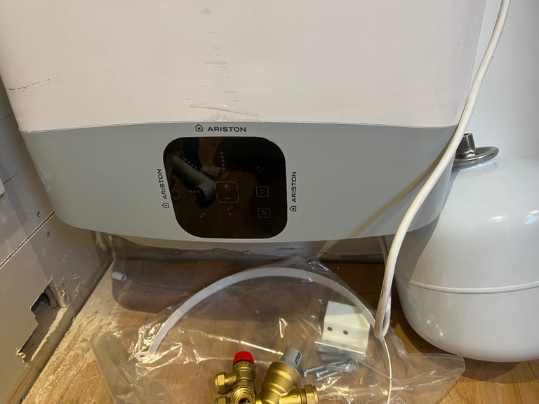 image for ARISTON 80L WATER HEATER.