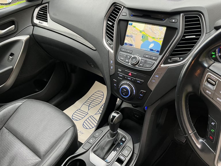 Hyundai, SANTA FE,Auto,tow bar, white, 4WD, FSH, new wheels, MOT & service! No advisory’s, 2014, 4X4