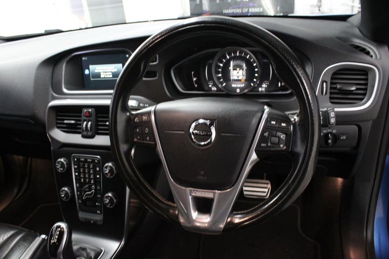 2016 Volvo V40 1.5 T2 R-Design Pro Auto Euro 6 (s/s) 5dr HATCHBACK Petrol Automatic