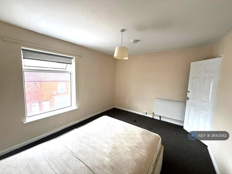 4 bedroom house in Newington Road, Northampton, NN2 (4 bed) (#2643562)