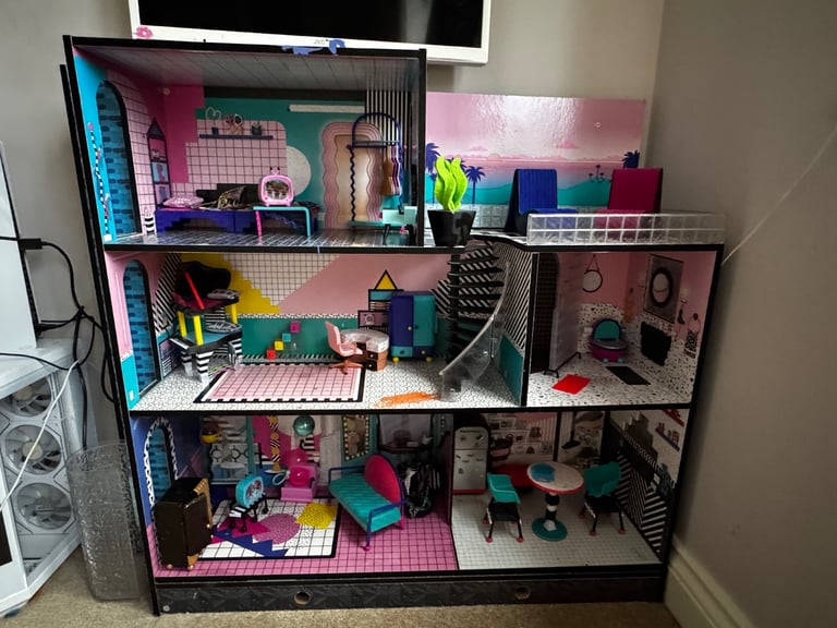 Lol Omg doll house